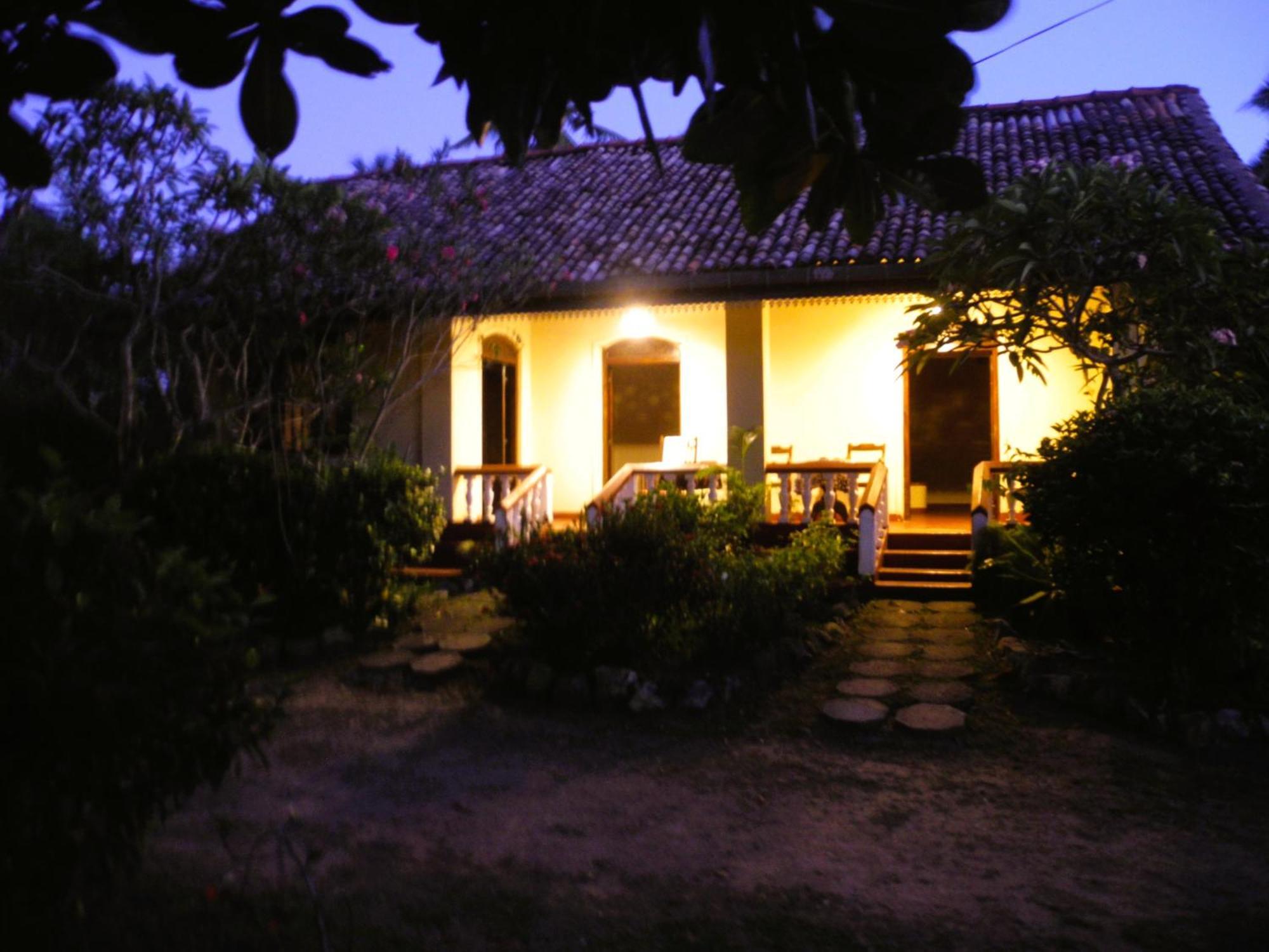 Top Of The Hill Guesthouse Weligama Kültér fotó